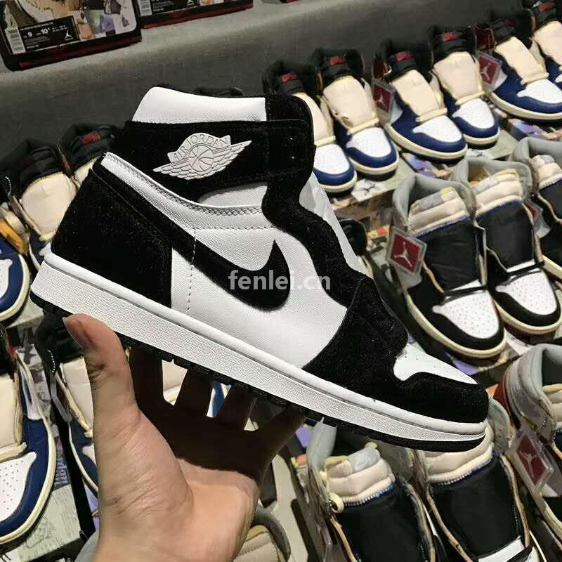 潮款运动鞋进货渠道是呢(品牌运动鞋从哪里进货)